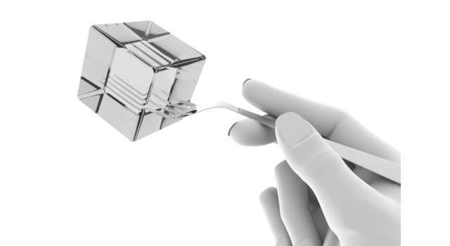 氷をフォークで差す/イメージ｜フォークを持つ/手の形 - ハンド/イラスト/手/写真/ダウンロード/フォト/画像加工OK