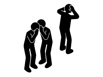 二人が陰口をささやき、それを聞いた一人の人物が頭を抱えてショックを受けているピクトグラム