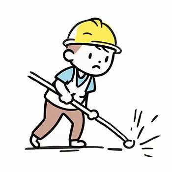 黄色いヘルメットをかぶった男性作業員が、棒状の工具(バール)を使って地面の何かを動かそうとして困っているフリーイラスト。